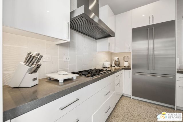 2381 Vista Palizada Drive, Palm Springs CA: https://media.crmls.org/mediaz/ebfb6285-0249-4e56-be55-a0db850d81c6.jpg