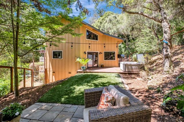 4858 Freedom Boulevard, Aptos CA: https://media.crmls.org/mediaz/ebfbd8d5-b0e1-4c2f-9a21-a8cddf560f4e.jpg