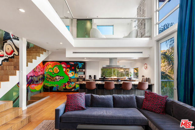2738 Rinconia Drive, Los Angeles CA: https://media.crmls.org/mediaz/ebfc1a90-3b25-491f-975e-43e68e70a10e.jpg