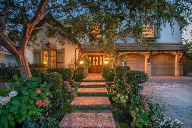 16056 Avenida Calma, Rancho Santa Fe CA: https://media.crmls.org/mediaz/ebfc5516-1479-41a9-9c2f-8d96130f6357.jpg