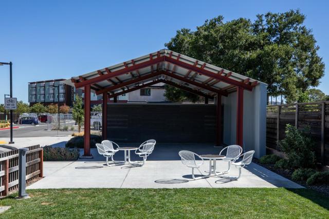 15117 Shore Drive, Los Gatos CA: https://media.crmls.org/mediaz/ebfc7eaf-a7ad-4c11-b283-6fbd3af53cd0.jpg