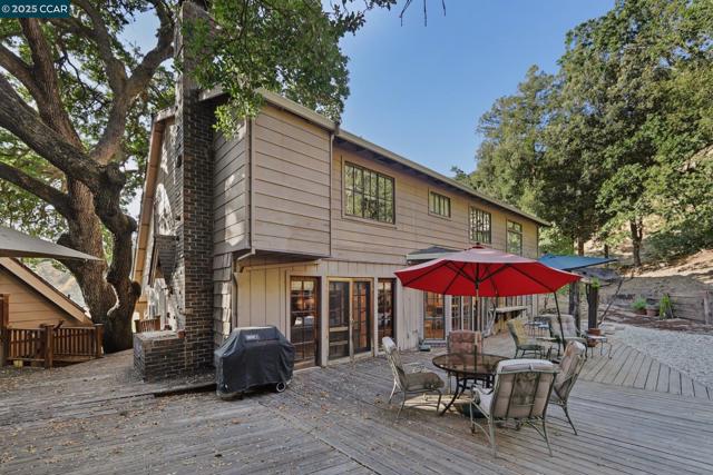 58 Saint Andrews Ln, Alamo CA: https://media.crmls.org/mediaz/ebfd3b37-aff4-4e7d-8bcc-cd839d436106.jpg