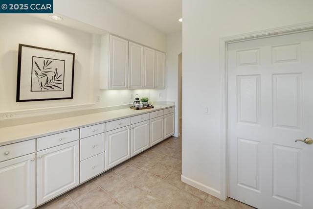 2916 Saklan Indian Dr, Walnut Creek CA: https://media.crmls.org/mediaz/ebfd56cb-0010-4455-9073-7c9b6e20ff54.jpg