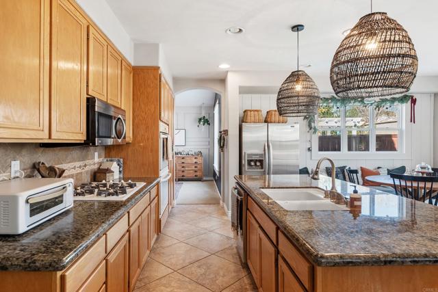 Detail Gallery Image 19 of 75 For 561 Chesterfield Cir, San Marcos,  CA 92069 - 4 Beds | 3 Baths