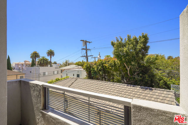 1663 Selby Avenue, #5, Los Angeles, CA 90024 Listing Photo  7