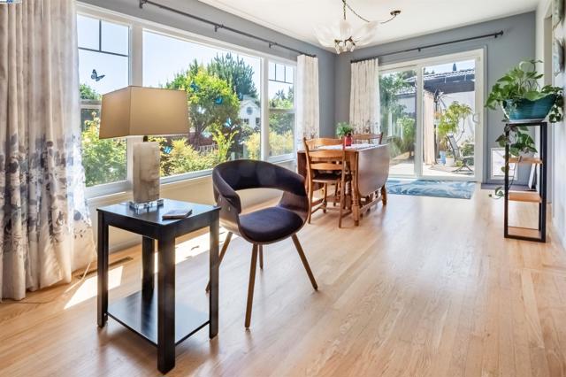 4670 Eggers Dr, Fremont CA: https://media.crmls.org/mediaz/ebfe4957-5dae-4220-b6c3-f2765c74d8a9.jpg