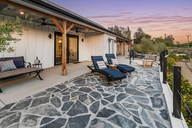 35715 Calle Nopal, Temecula CA: https://media.crmls.org/mediaz/ebfe6196-c9fd-4ab6-9813-c21b3d123acc.jpg