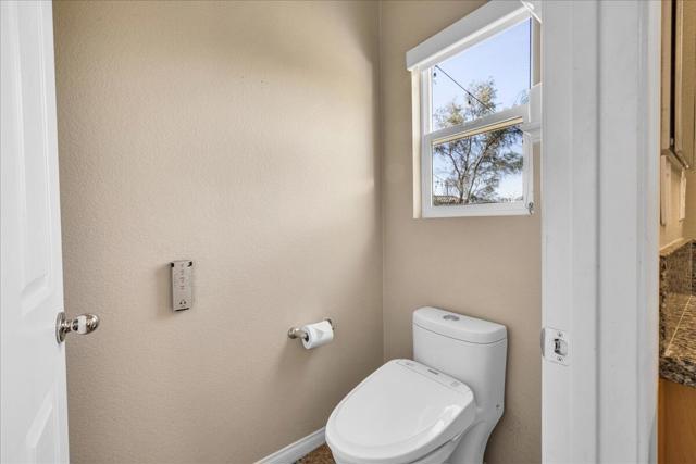 1121 Palmas, Palm Springs CA: https://media.crmls.org/mediaz/ebff3b2a-9682-4139-86df-177d1a31a666.jpg