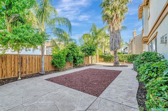 184 S Sonrisa Street, Mountain House CA: https://media.crmls.org/mediaz/ebff483b-e64c-4235-abb5-3921bcdb050f.jpg