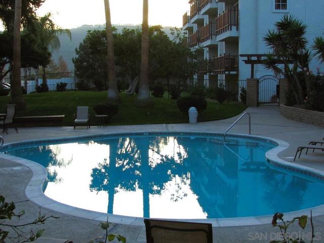 2003 Costa Del Mar Rd, Carlsbad CA: https://media.crmls.org/mediaz/ec001886-a18f-4505-b282-3299115152f3.jpg