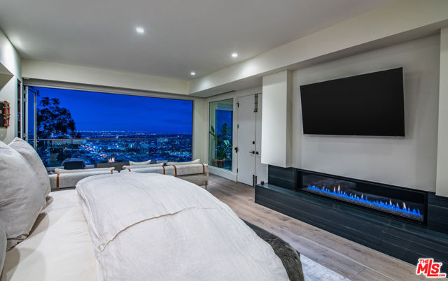 8572 Hillside Avenue, Los Angeles CA: https://media.crmls.org/mediaz/ec00e136-6563-4bce-a202-d4454a8b9d87.jpg