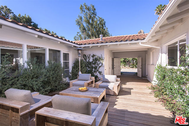 28028 SEA LANE Drive, Malibu CA: https://media.crmls.org/mediaz/ec013456-8d81-411e-b4bb-eb0e82e6fad6.jpg
