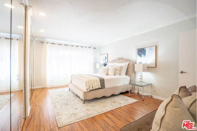 818 S Lucerne Boulevard, Los Angeles CA: https://media.crmls.org/mediaz/ec01c9da-b5e5-4e4f-9c89-4d3327f3c7fe.jpg