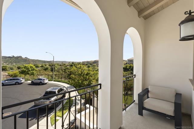 4706 Chase Ct, Carlsbad CA: https://media.crmls.org/mediaz/ec01f8d7-df0e-4cfd-9fd2-3895433205ad.jpg