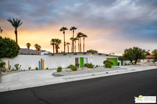 695 N Monterey Road, Palm Springs CA: https://media.crmls.org/mediaz/ec02381e-ea69-46b2-a0e6-75652ed0e44e.jpg