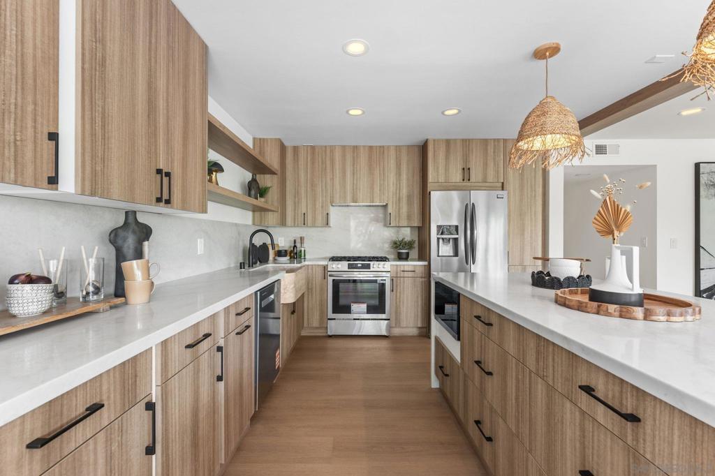 2543 Luciernaga St - photo 16