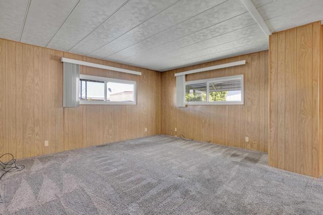 Home for Sale in Lakeside