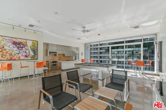 645 W 9th Street, Los Angeles CA: https://media.crmls.org/mediaz/ec0360da-6a03-4865-9cf6-e5f4860019ad.jpg