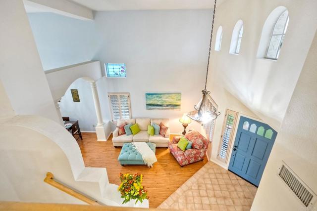 3737 Hillview Way, Oceanside CA: https://media.crmls.org/mediaz/ec036598-ad81-4e5d-ac4d-e4129b5165ac.jpg