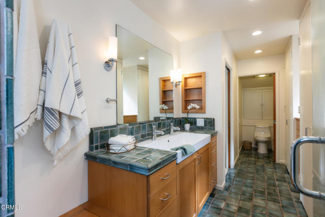 Detail Gallery Image 36 of 77 For 4254 Chevy Chase Dr, La Canada Flintridge,  CA 91011 - 6 Beds | 4 Baths
