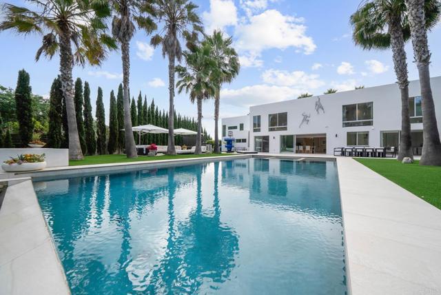 7713 Esterel Dr, La Jolla CA: https://media.crmls.org/mediaz/ec041c4b-eda2-4971-b2aa-4a173ebf5695.jpg