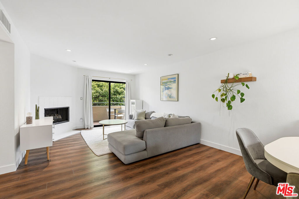3544 S Centinela Avenue #207