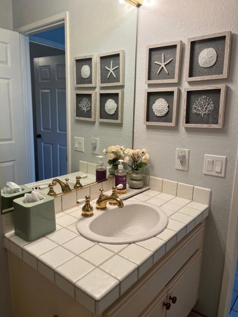 43954 Via Granada, Palm Desert CA: https://media.crmls.org/mediaz/ec04e67a-739f-4499-b2a6-0ef2f7204cb9.jpg