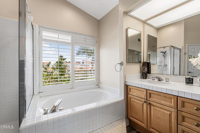 1449 La Culebra Circle, Camarillo CA: https://media.crmls.org/mediaz/ec050374-1181-4e84-9979-9fcbe9546b48.jpg