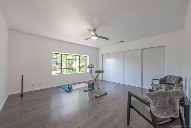 1761 Winterwarm Dr, Fallbrook CA: https://media.crmls.org/mediaz/ec05afa6-64ea-4551-9fbc-b5e4b2bb68ba.jpg