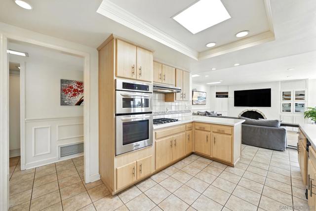 4343 Avenida Gregory, Spring Valley CA: https://media.crmls.org/mediaz/ec06560a-be61-45c8-8a34-066016eb79e9.jpg