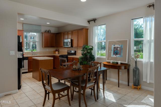 Detail Gallery Image 13 of 31 For 1927 Holt Rinehart Ave, Bakersfield,  CA 93311 - 3 Beds | 3 Baths