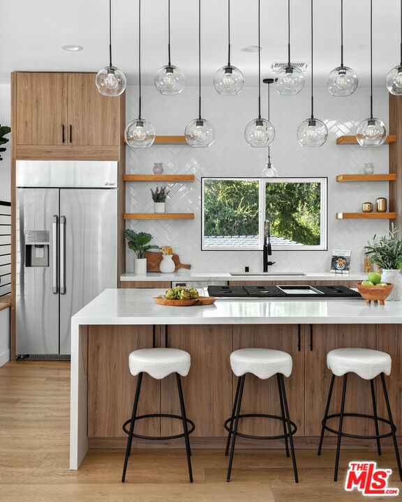 2603 Crestmoore Place, Los Angeles CA: https://media.crmls.org/mediaz/ec080c4e-fb75-480d-a203-c7997af8d991.jpg