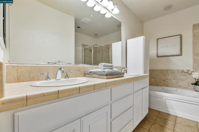 3744 Whitworth Dr, Dublin CA: https://media.crmls.org/mediaz/ec080c85-f4d8-4a4a-b1bd-4b319837dac0.jpg