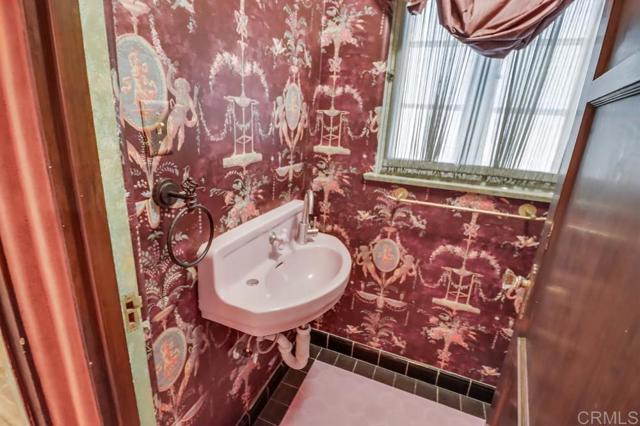 Detail Gallery Image 22 of 73 For 3014 Xenophon St, Point Loma,  CA 92106 - 5 Beds | 3 Baths