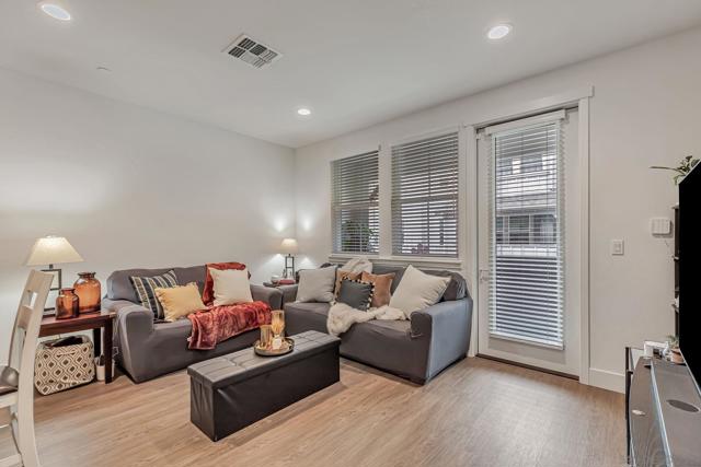 18165 Cosecha Lane, Morgan Hill CA: https://media.crmls.org/mediaz/ec08a428-1935-461b-9c79-f815a8c32634.jpg