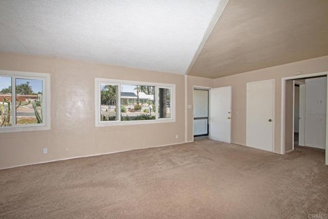 Detail Gallery Image 5 of 18 For 976 Olive Ave, Vista,  CA 92083 - 2 Beds | 1 Baths