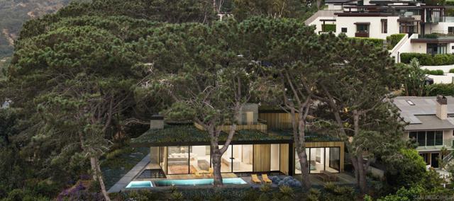 2165 Balboa Ave, Del Mar CA: https://media.crmls.org/mediaz/ec09d297-2a63-422e-8c6a-7522fae67b70.jpg
