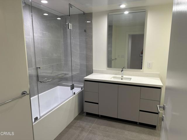 Detail Gallery Image 8 of 12 For 39 S Los Robles Ave #4009,  Pasadena,  CA 91101 - 2 Beds | 2 Baths