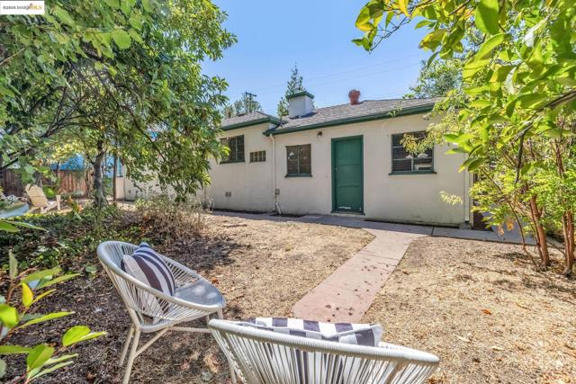 22574 6Th St, Hayward CA: https://media.crmls.org/mediaz/ec0ac8df-aba1-4d36-a9a1-76f8daa24ce5.jpg