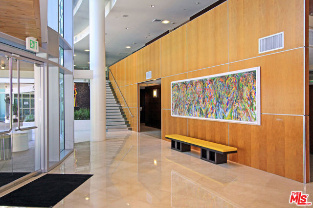 13700 Marina Pointe Drive, Marina del Rey CA: https://media.crmls.org/mediaz/ec0c8003-ba3c-419b-8733-f012966214ee.jpg