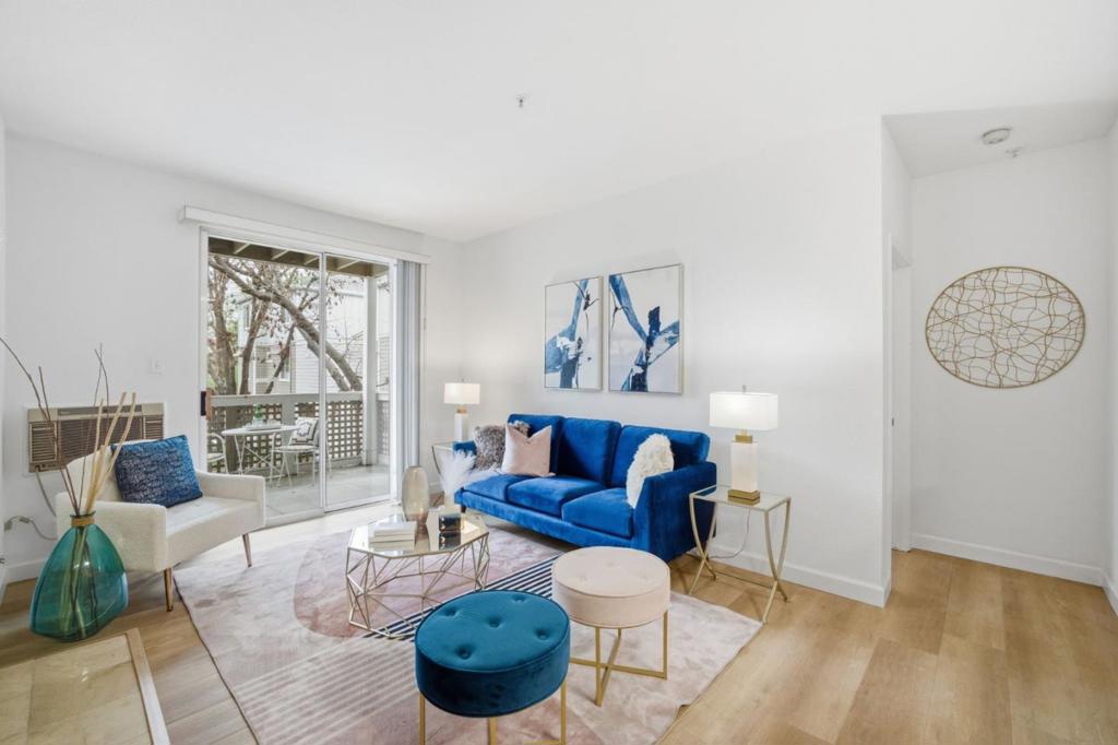 250 Santa Fe Terrace #209