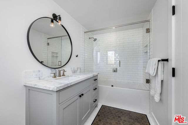 24884 Jim Bridger Road, Hidden Hills CA: https://media.crmls.org/mediaz/ec0d1cdd-4d99-4b82-ac60-d0d871e0fdbd.jpg