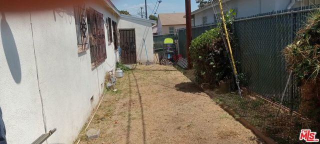 2308 W 117th Street, Hawthorne CA: https://media.crmls.org/mediaz/ec0d6444-c55e-4c89-90d1-785fddfc20ad.jpg