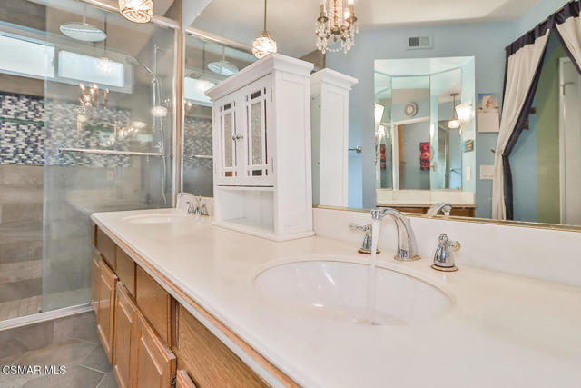 388 Country Club Drive, Simi Valley CA: https://media.crmls.org/mediaz/ec0d6737-5030-4c5c-b2b4-12d4a1e6a063.jpg