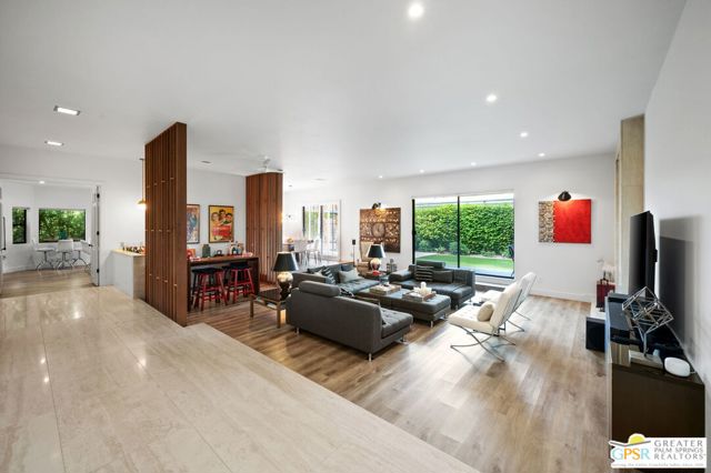 87 Magdalena Drive, Rancho Mirage CA: https://media.crmls.org/mediaz/ec0ded34-c1c5-4702-a911-83a566f0a5f3.jpg