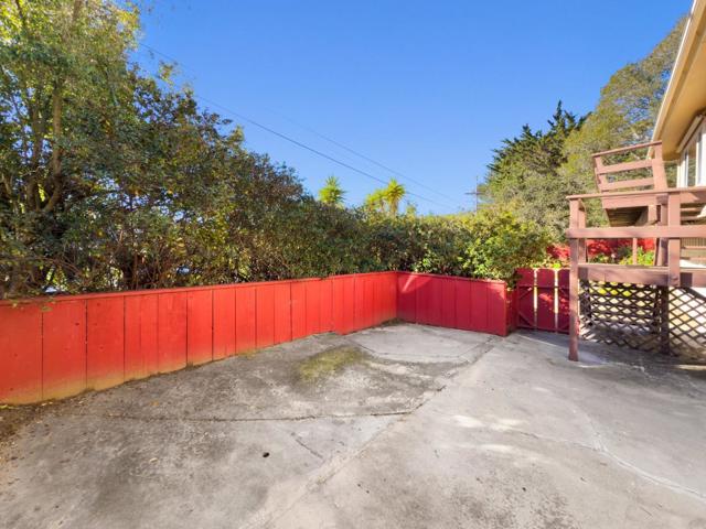 15 Work Avenue, Monterey CA: https://media.crmls.org/mediaz/ec0f1929-4adc-4df7-9ec7-53b7339c4ce1.jpg