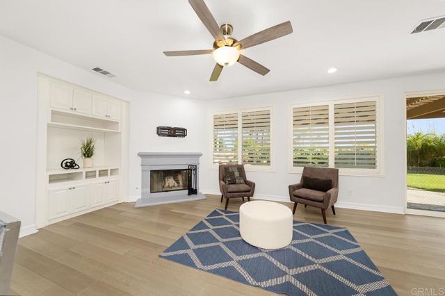 Detail Gallery Image 20 of 49 For 724 Crooked Path Pl, Chula Vista,  CA 91914 - 5 Beds | 3/1 Baths