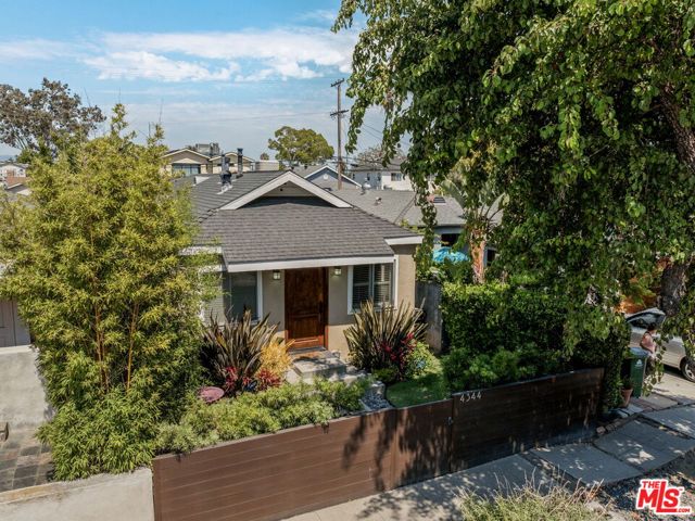 4344 Alla Road, Los Angeles CA: https://media.crmls.org/mediaz/ec0f27b7-8f86-4a0d-95a5-2f6b904a9041.jpg