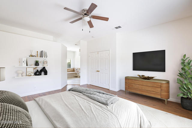 525 Myrtle Court, Oak Park CA: https://media.crmls.org/mediaz/ec0f7202-c7db-42c0-b5ca-b88ec360e232.jpg