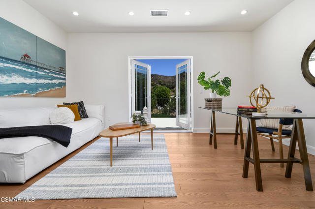 29677 Mulholland Highway, Agoura Hills CA: https://media.crmls.org/mediaz/ec0faff1-b4cf-4391-bbbf-394658f18ebf.jpg